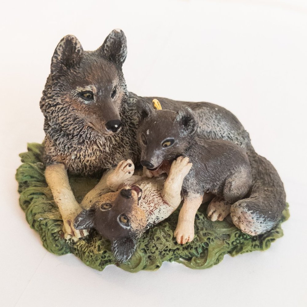 Hallmark Keepsake Ornament Timber Wolves at Play Majestic Wilderness 1998 Newman